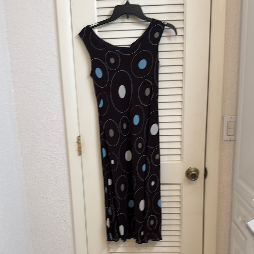 Elegant Brown and Blue Patterned Dress